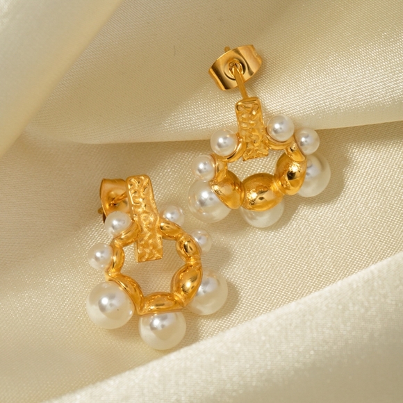 Irregular 18K Gold-Plated Pearl Earrings - Picture 3 of 3
